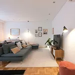 Bruno's Downtown Порту